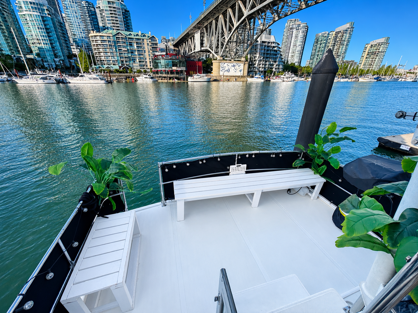 Luxury Yacht Overnight Stay in Vancouver – The Orianna - Image 16