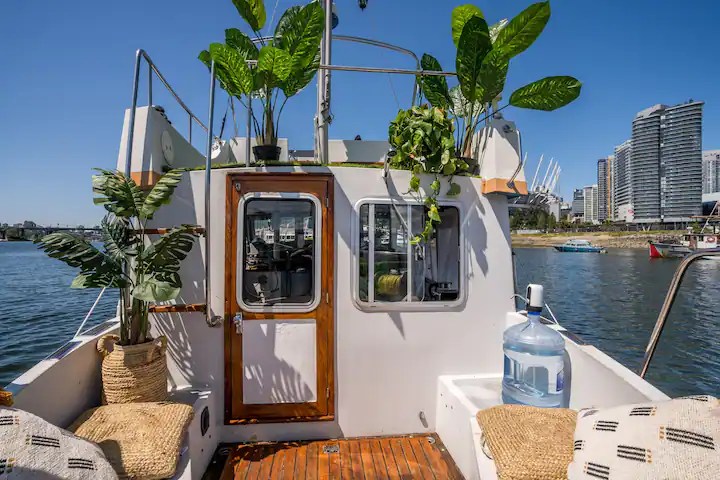 Couples Yacht Charter Vancouver - Mystic Voyager - Image 8